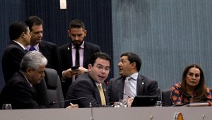 Bolsa-auxílio garante pagamento a camelôs que aguardam alocação em centros populares