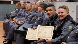 CMM homenageia Polícia Militar do Amazonas pelos 181 com entrega de placa e diplomas