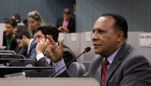 Marcel parabeniza aprovação do Plano de Cargos da CMM