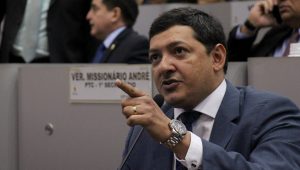 PL requer criação de placas em Braile para identificar vias