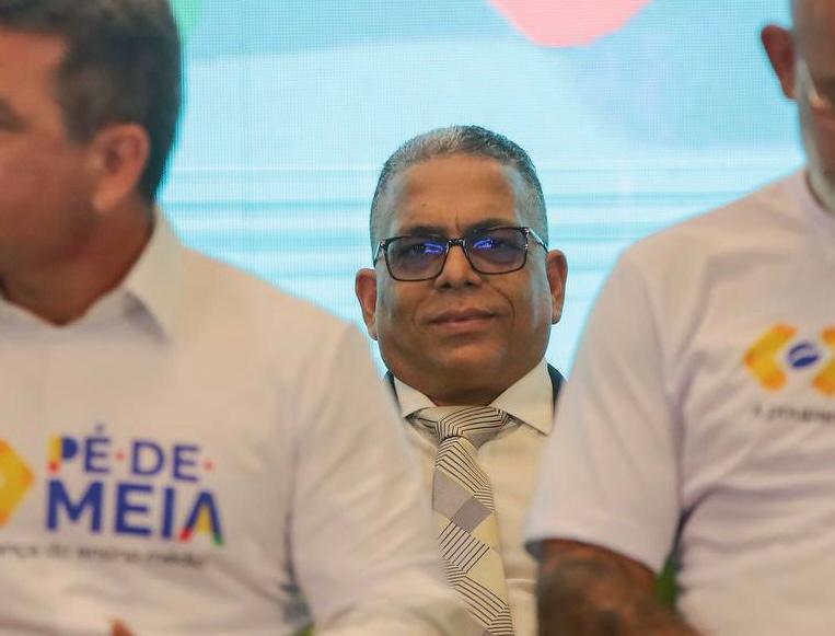 Vereador Marcio Tavares participa do lançamento do Programa Pé-de-Meia