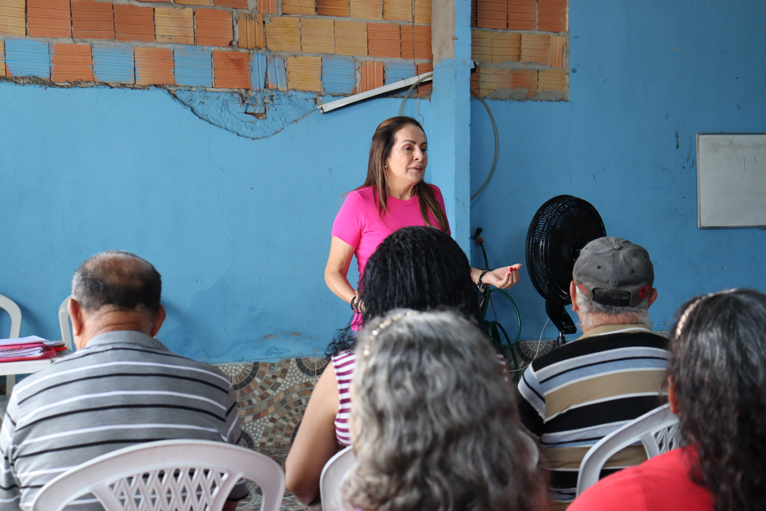 Durante visita de Glória Carratte, comunitários pedem providências na área de infraestrutura no São José