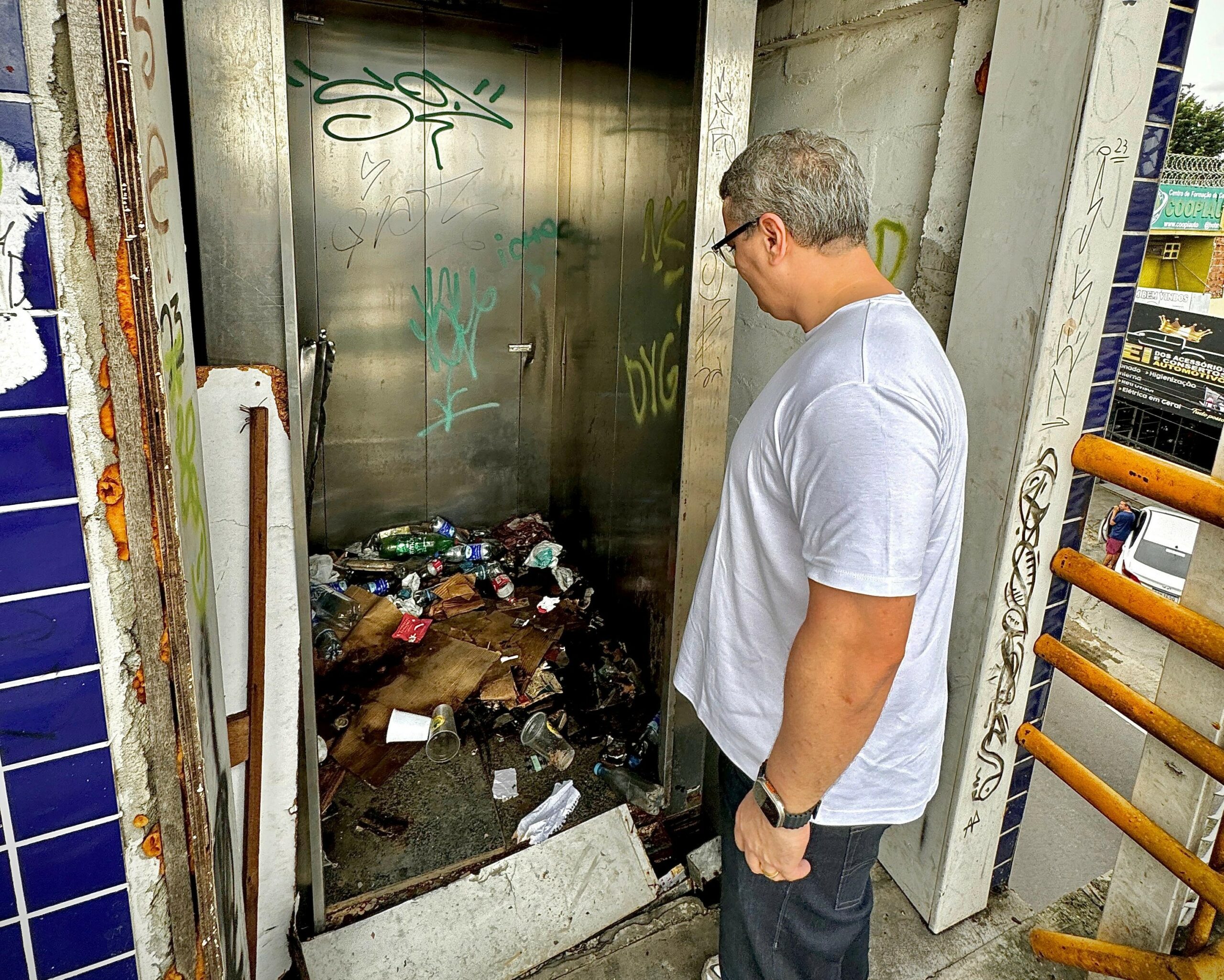 Vereador Lissandro Breval denuncia abandono e falta de segurança em passarelas de Manaus