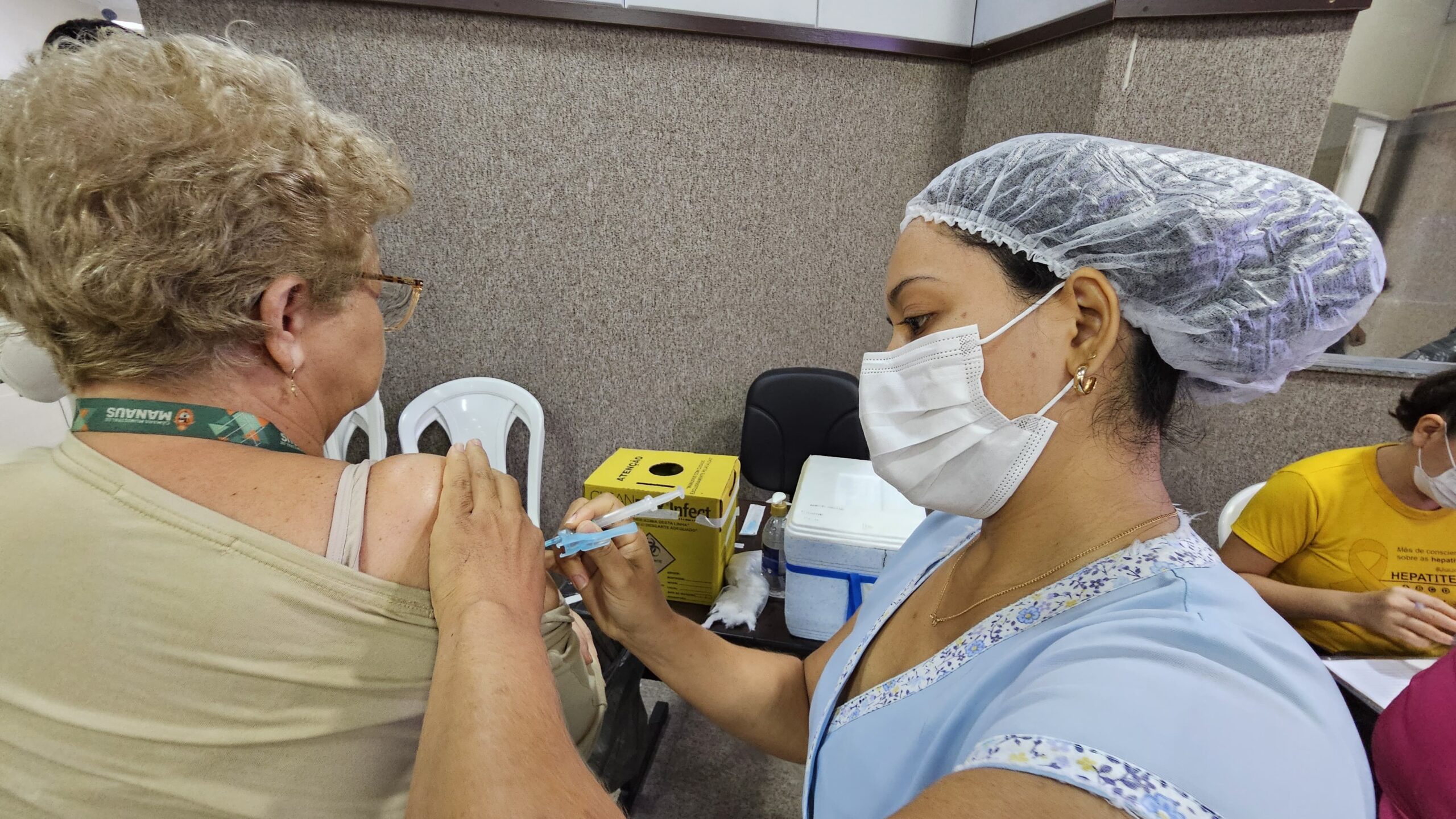 Servidores da Câmara Municipal de Manaus recebem campanha de vacinação
