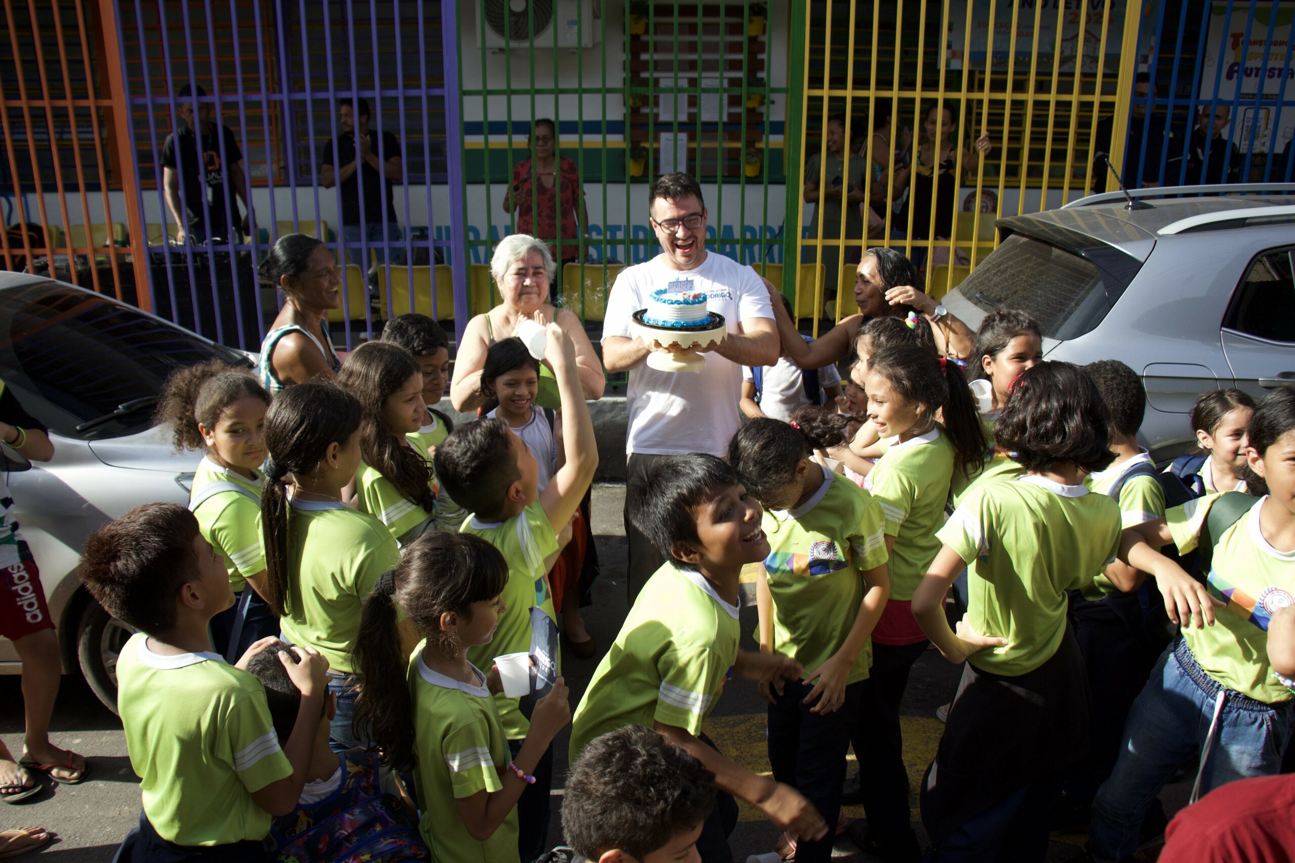 Após cobranças, vereador Rodrigo Guedes comemora reabertura de escola municipal na zona oeste