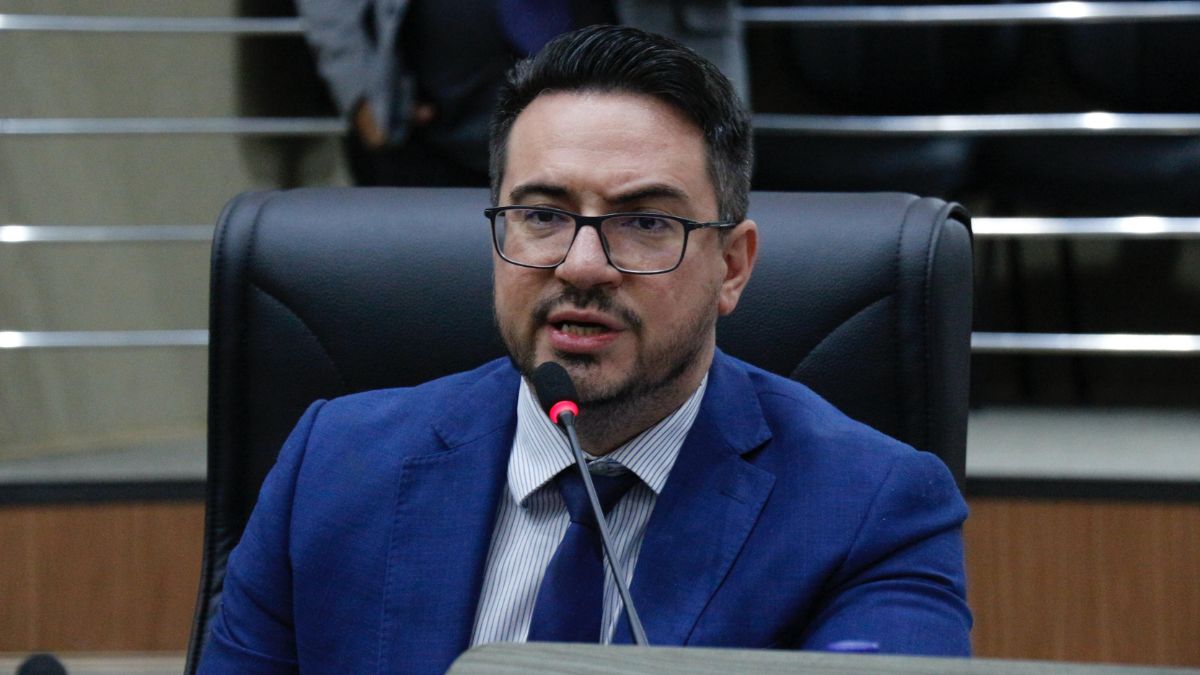 Justiça atende novo recurso de Rodrigo Guedes e libera pagamento em dinheiro no transporte coletivo em Manaus
