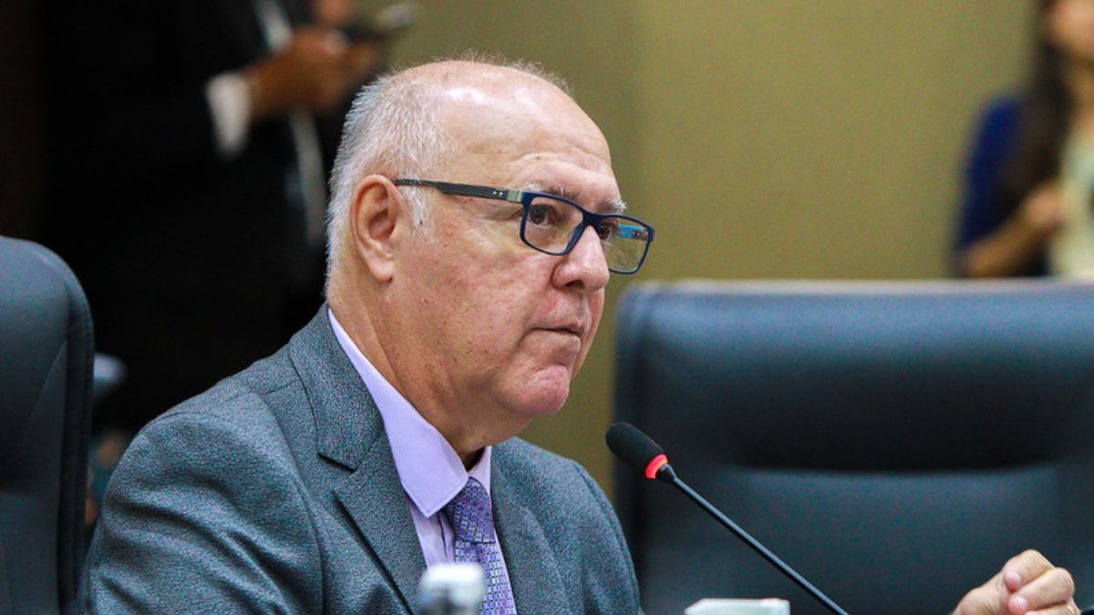 Lei de autoria do vereador Mitoso para educar crianças e adolescentes sobre os riscos do câncer de pele é sancionada pelo prefeito David Almeida