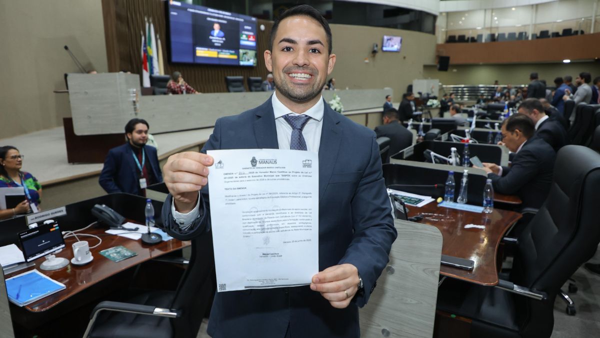 Marco Castilhos conquista aprovação de emenda que amplia apoio escolar a alunos com deficiência em Manaus