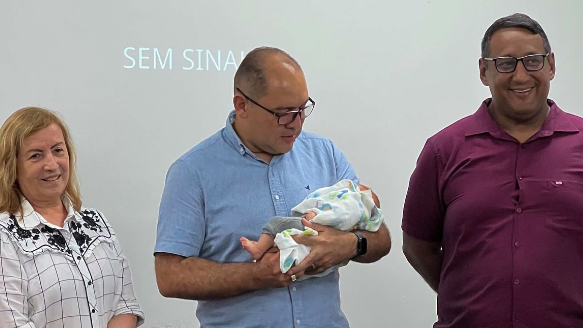 Rosivaldo Cordovil visita maternidade em Manaus e reforça compromisso com a saúde materno-infantil