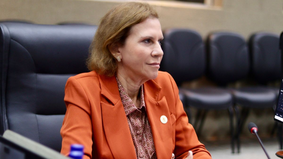 Yomara Lins defende valorização dos catadores de recicláveis durante Tribuna Popular na Câmara de Manaus