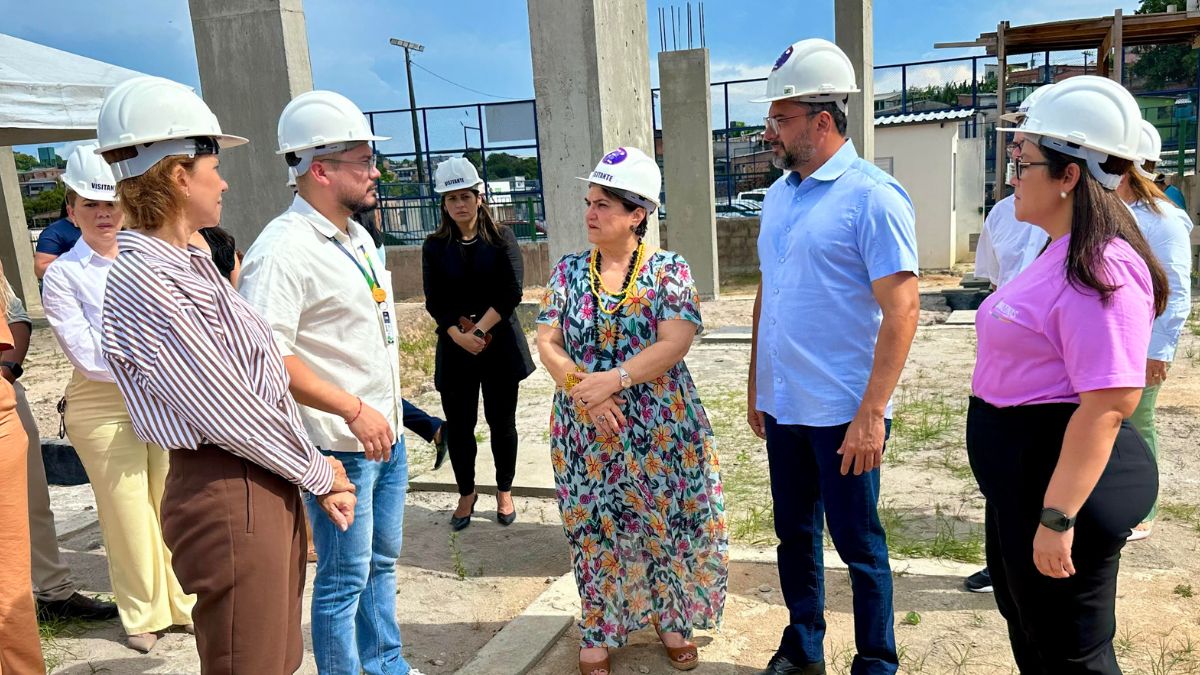 Yomara Lins participa de vistoria nas obras da Casa da Mulher Brasileira ao lado da ministra Márcia Lopes e do governador do Amazonas