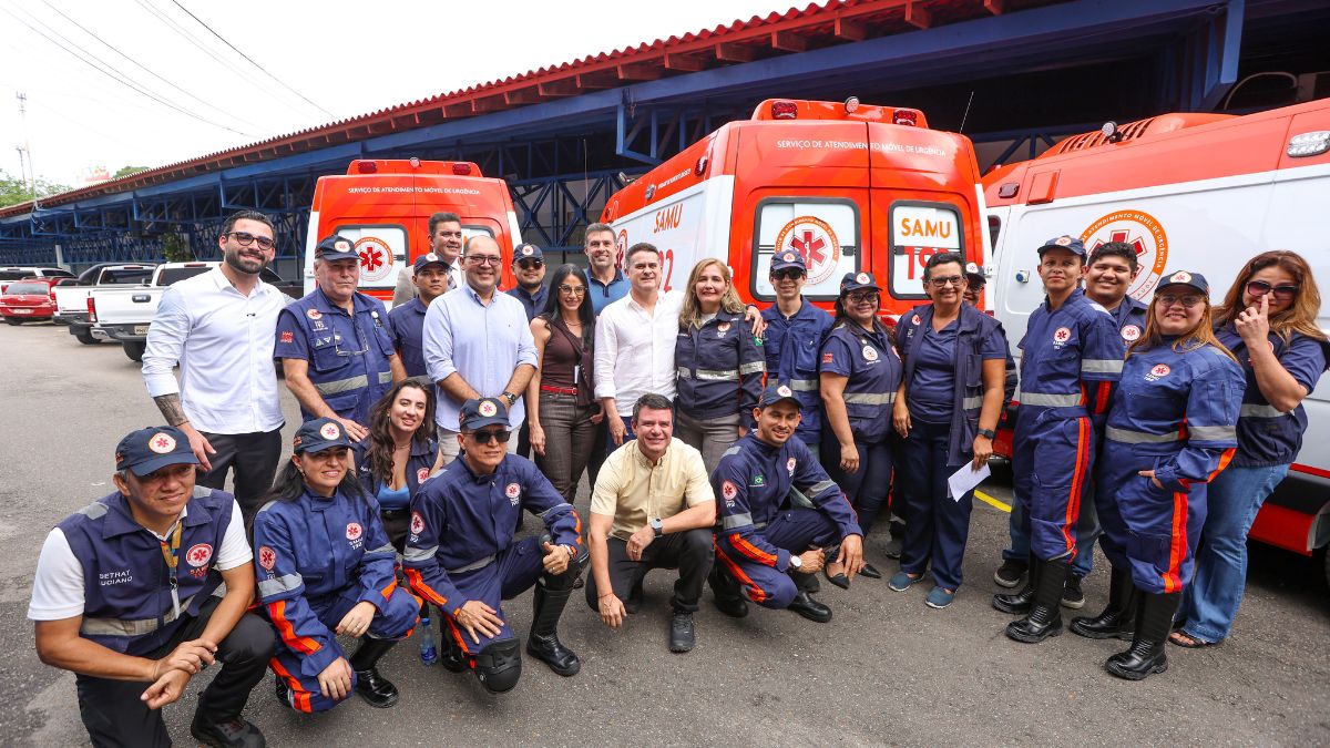 Rosivaldo Cordovil participa da entrega de cinco novas ambulâncias para o Samu em Manaus