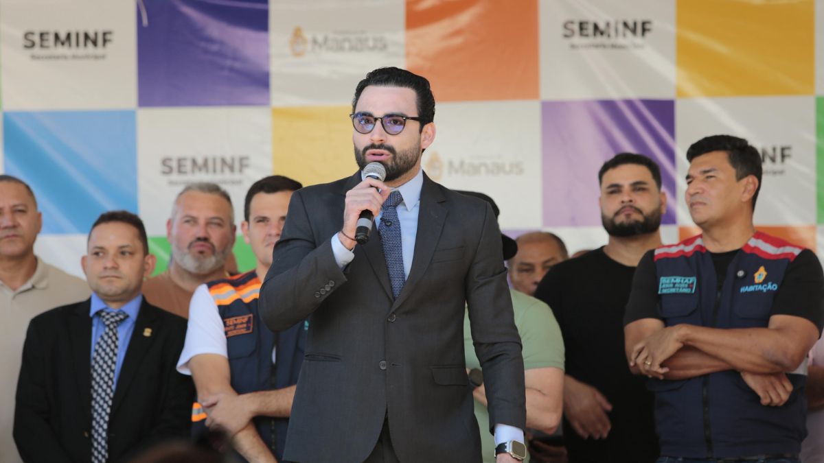 Eurico Tavares acompanha início de obras de pavimentação no bairro Santa Etelvina, em Manaus