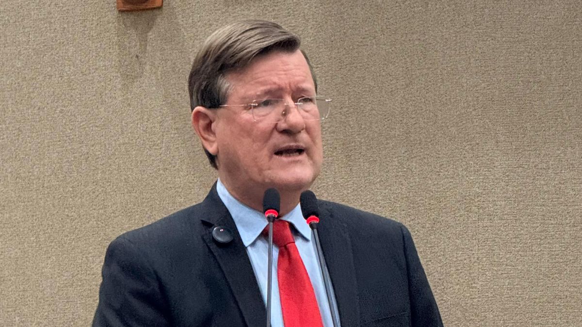 Zé Ricardo denuncia: 'Manaus paga caro por estacionamento e recebe abandono em troca'