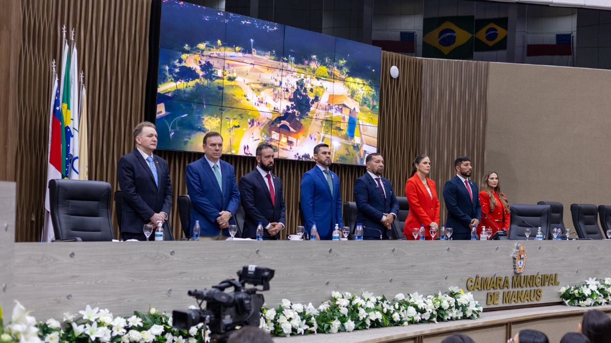 Vereador Paulo Tyrone homenageia advogados em sessão solene na CMM
