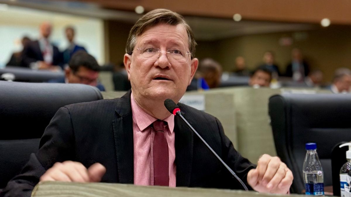 Zé Ricardo cobra Prefeitura para que problemas com lixos em Manaus sejam solucionados