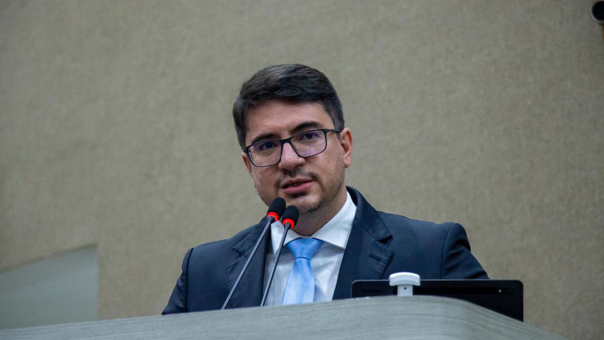 Rodrigo Guedes denuncia falta de água em vários bairros de Manaus