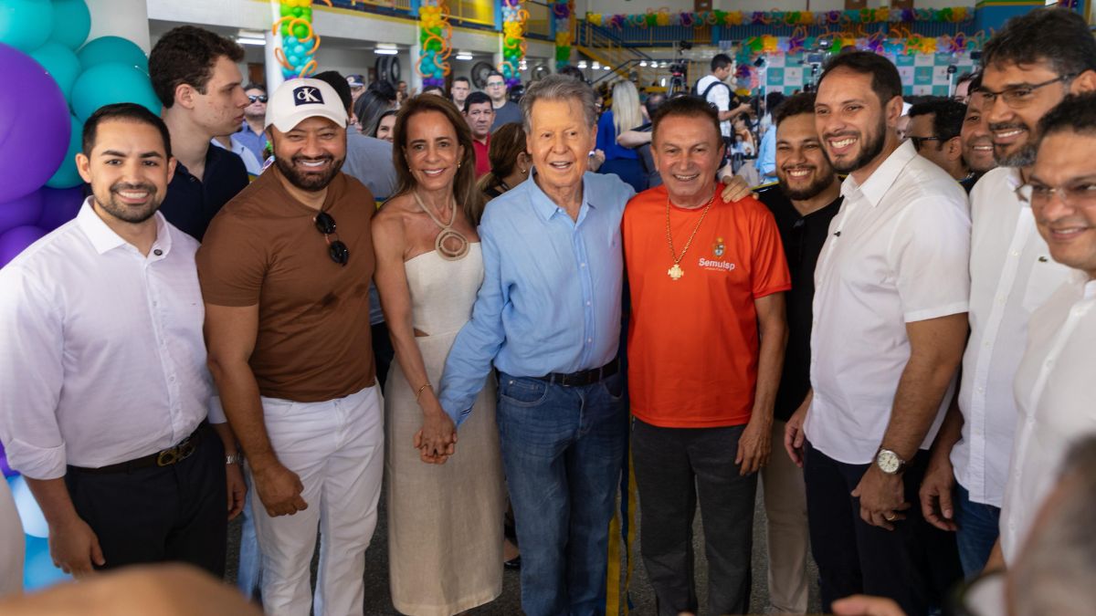 Marco Castilhos acompanha inauguração da Escola Municipal Deputado Arthur Virgílio do Carmo Ribeiro Bisneto