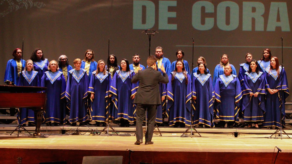 Coral da Câmara Municipal se apresenta no Teatro Amazonas durante Festival de Corais