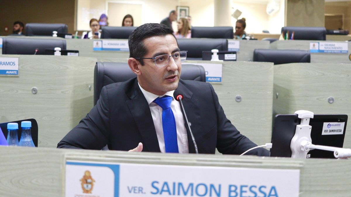 Saimon Bessa homenageia professores e reforça compromisso com a valorização da educação em Manaus