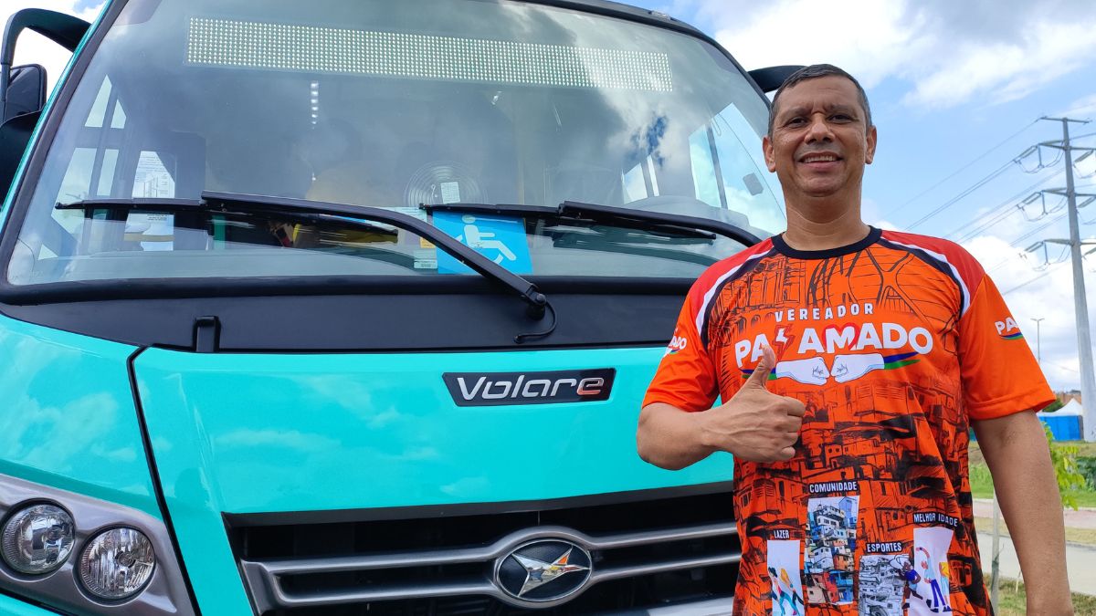 'Um avanço histórico no transporte público de Manaus', afirma Pai Amado sobre novos micro-ônibus alternativos