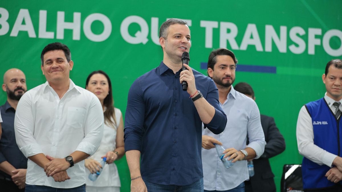 Valorização e segurança: vereador Rodrigo Sá participa de ação inédita para motofretistas com entrega de 250 kits de segurança