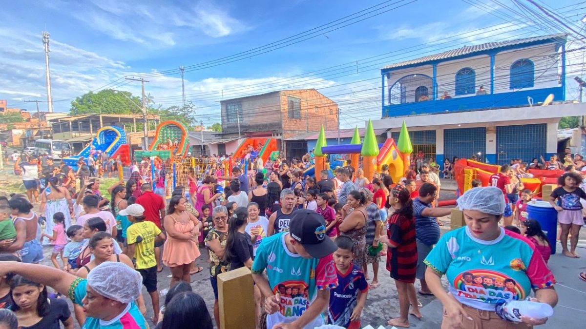 Carlos Pai Amado leva Dia das Crianças a comunidades das zonas Leste e Norte de Manaus