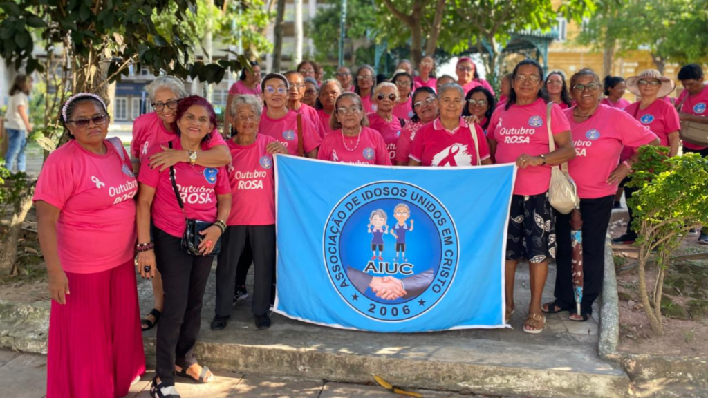 Grupo de idosos participou de passeio promovido pelo vereador Carlos Pai Amado - Foto: Divulgação/Assessoria parlamentar