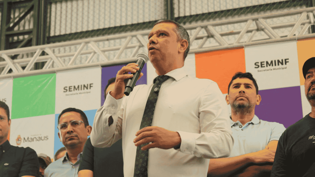 Após intermediação de Carlos Pai Amado, prefeitura reinaugura quadra de esportes do Braga Mendes