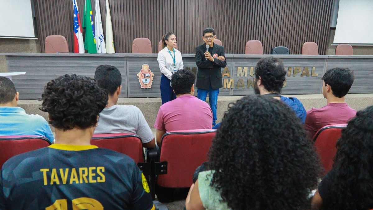 Estudantes da UEA e atletas do Rio Negro realizam visita técnica na Câmara Municipal de Manaus