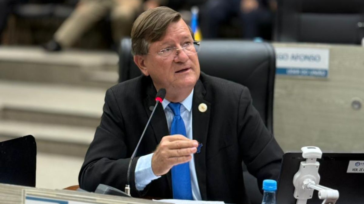 Projeto de Zé Ricardo busca garantir transparência e prioridade aos direitos da infância e adolescência