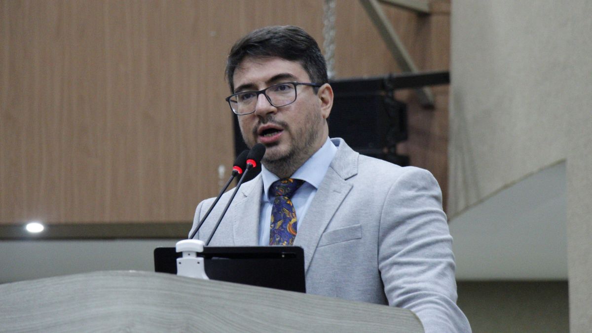 Rodrigo Guedes cobra justiça pela morte do menino Benício por provável erro médico no Hospital Santa Júlia