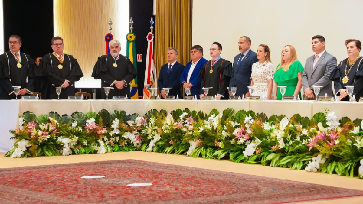 Presidente David Reis e vereadores da CMM prestigiam solenidade de entrega do Colar do Mérito de Contas no TCE-AM