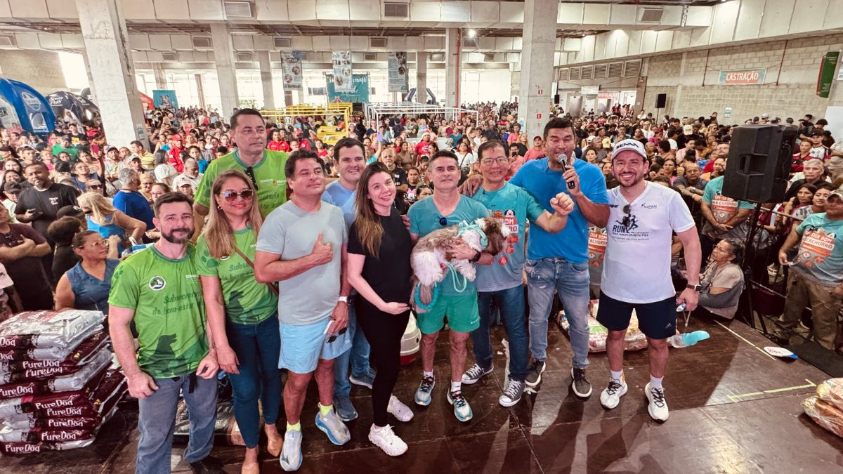‘Um Dia Bom pra Cachorro’ reúne multidão, marca edição histórica e lança programa inédito de doação de ração em Manaus
