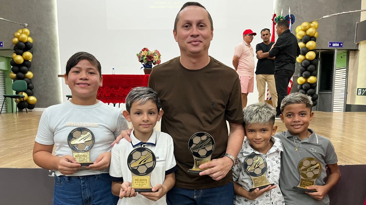 João Carlos reforça apoio ao esporte durante o Troféu Manaus de Futsal 2025