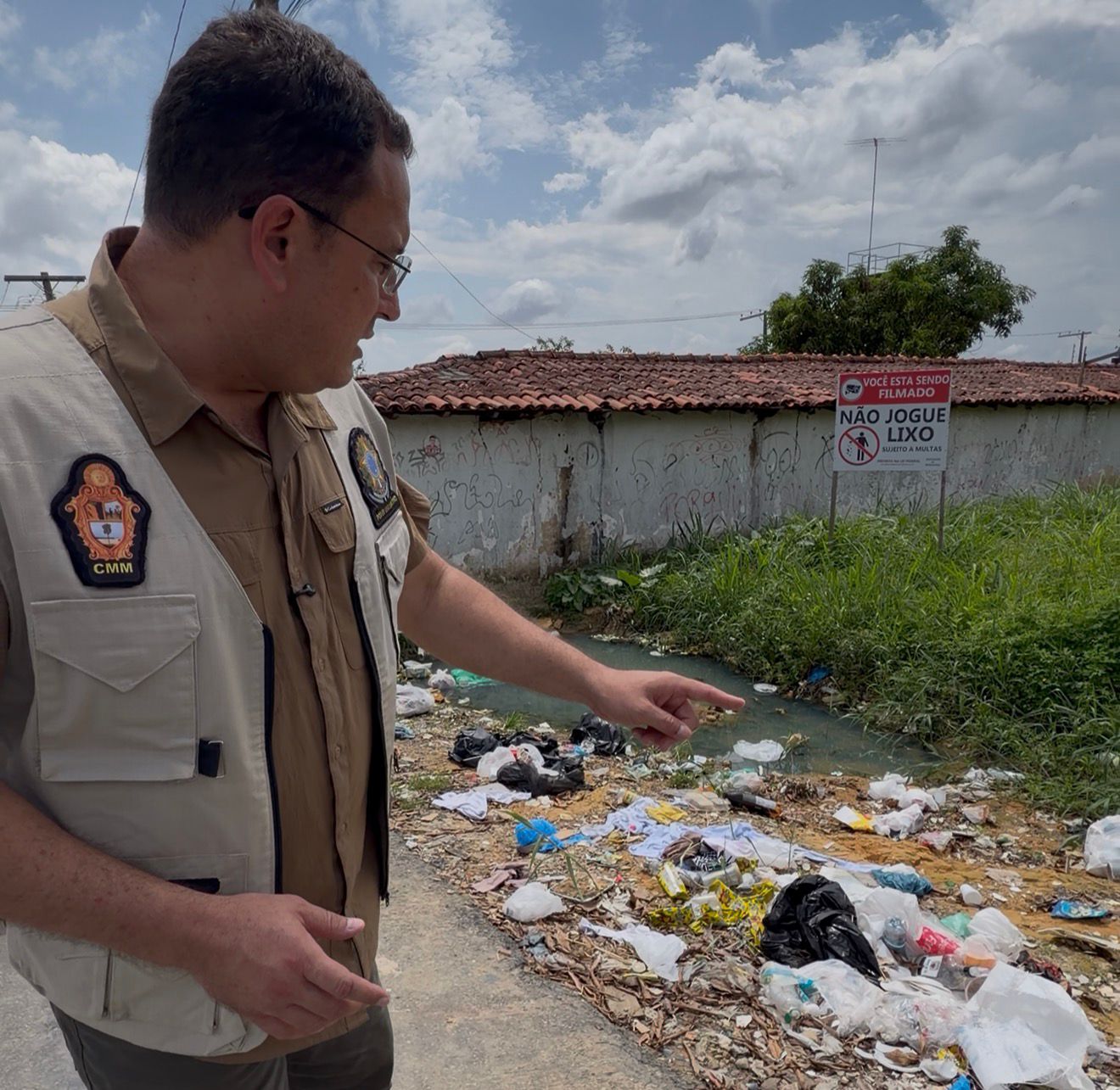 Parlamentar durante fiscalização - Foto: Jerônimo Garlott/Assessoria parlamentar