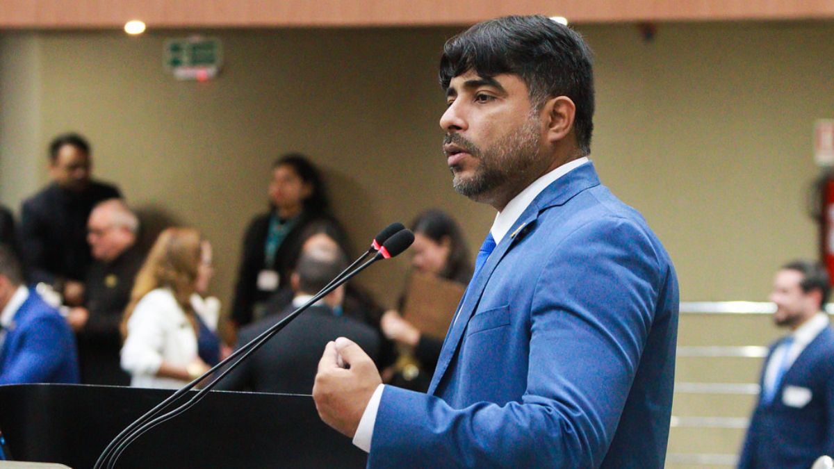 Dione Carvalho leva à tribuna denúncias contra a Zona Azul após relatos de furtos e prejuízos a usuários