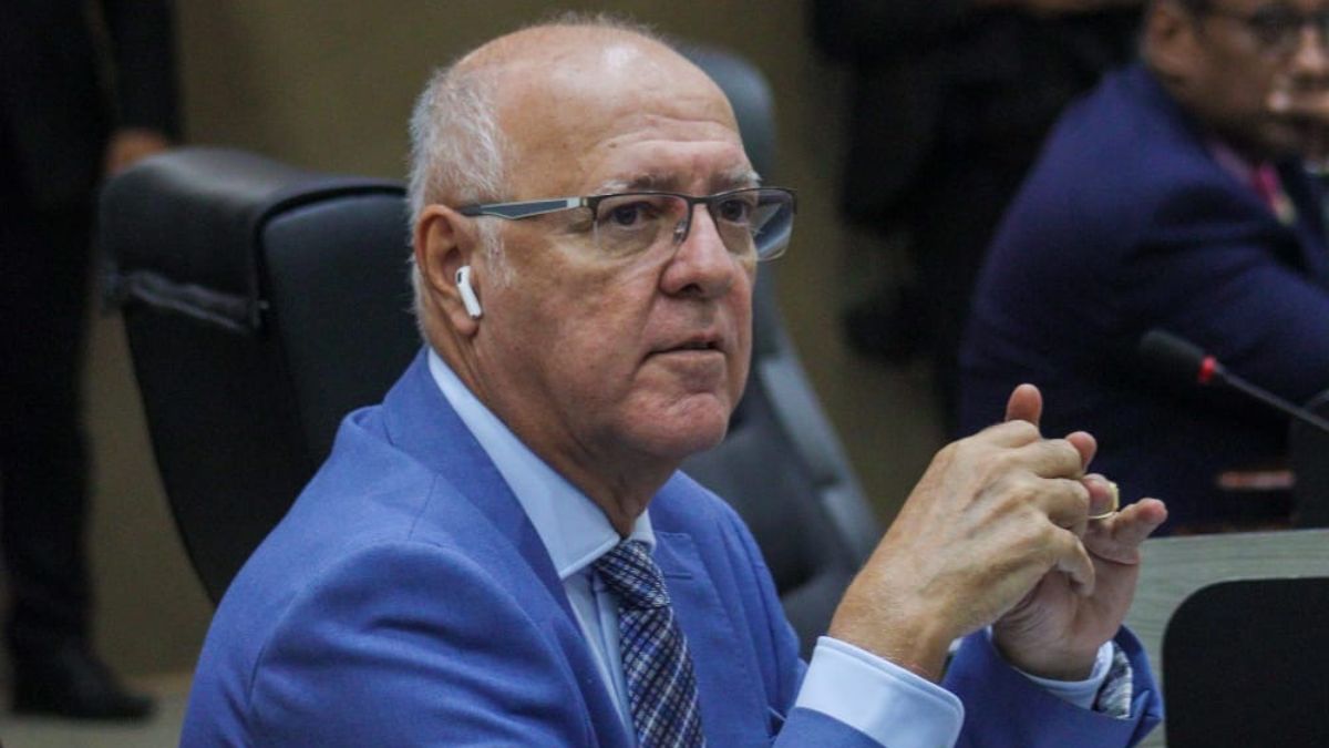 Mitoso apresenta Moção de Parabenização aos Agentes Funerários de Manaus