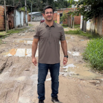 Saimon Bessa vistoria ruas no Campo Sales e denuncia precariedade na infraestrutura
