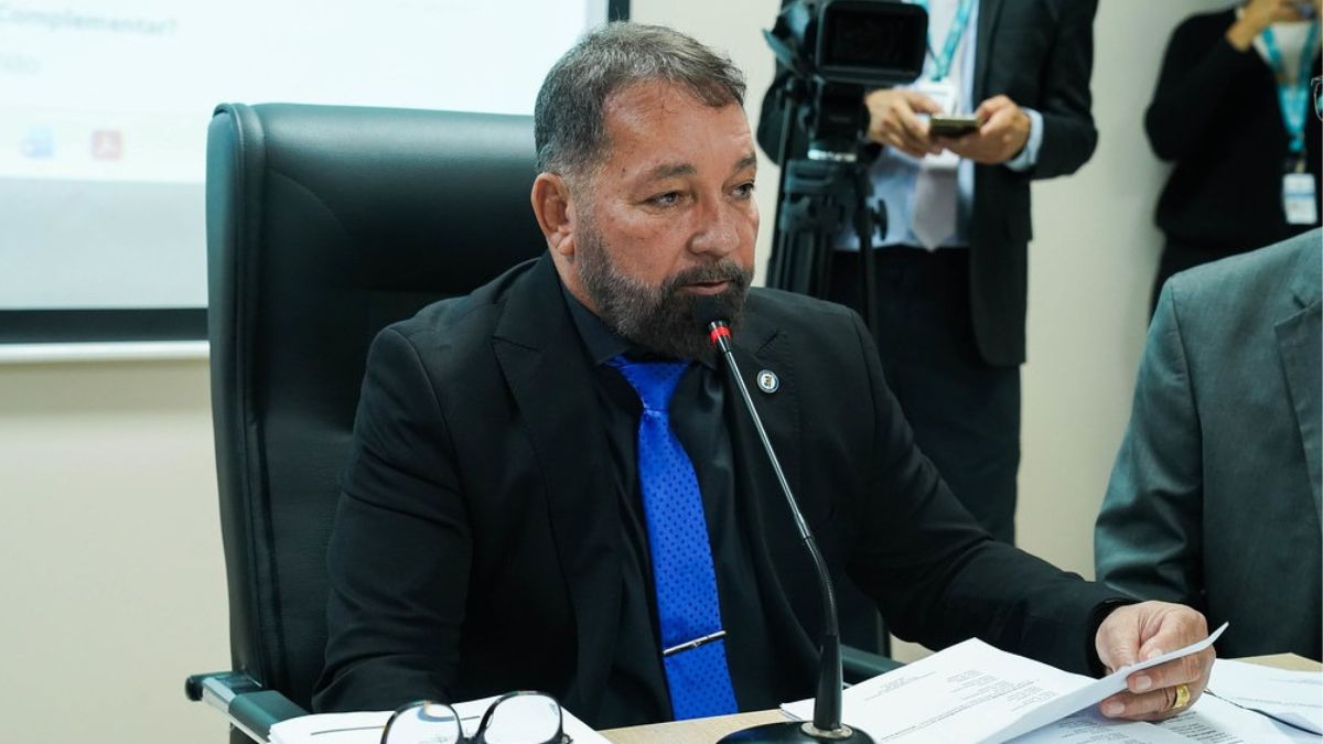 Sob a presidência de Gilmar Nascimento, CCJR garante celeridade na aprovação de reajuste para servidores da educação municipal
