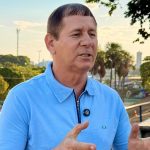 Roberto Sabino leva pedido de recapeamento a ruas do Novo Aleixo